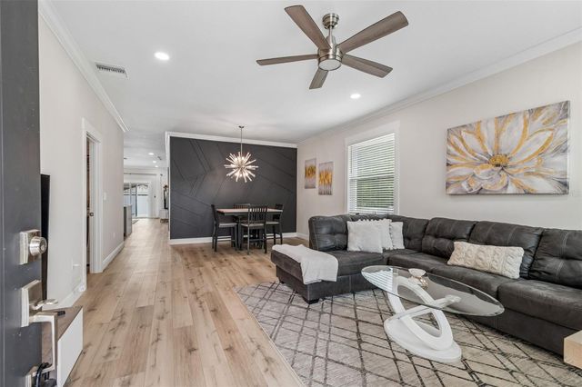 1901 W CLUSTER AVENUE, Tampa, FL 33604