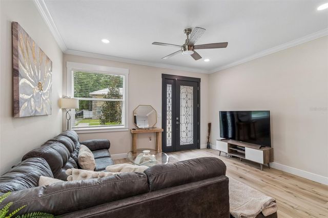 1901 W CLUSTER AVENUE, Tampa, FL 33604