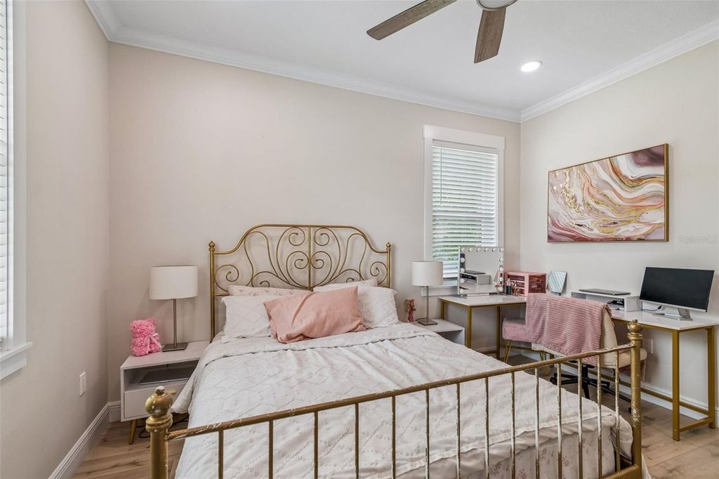 Image 30 of property listing at 1901 W CLUSTER AVENUE, Tampa, FL 33604