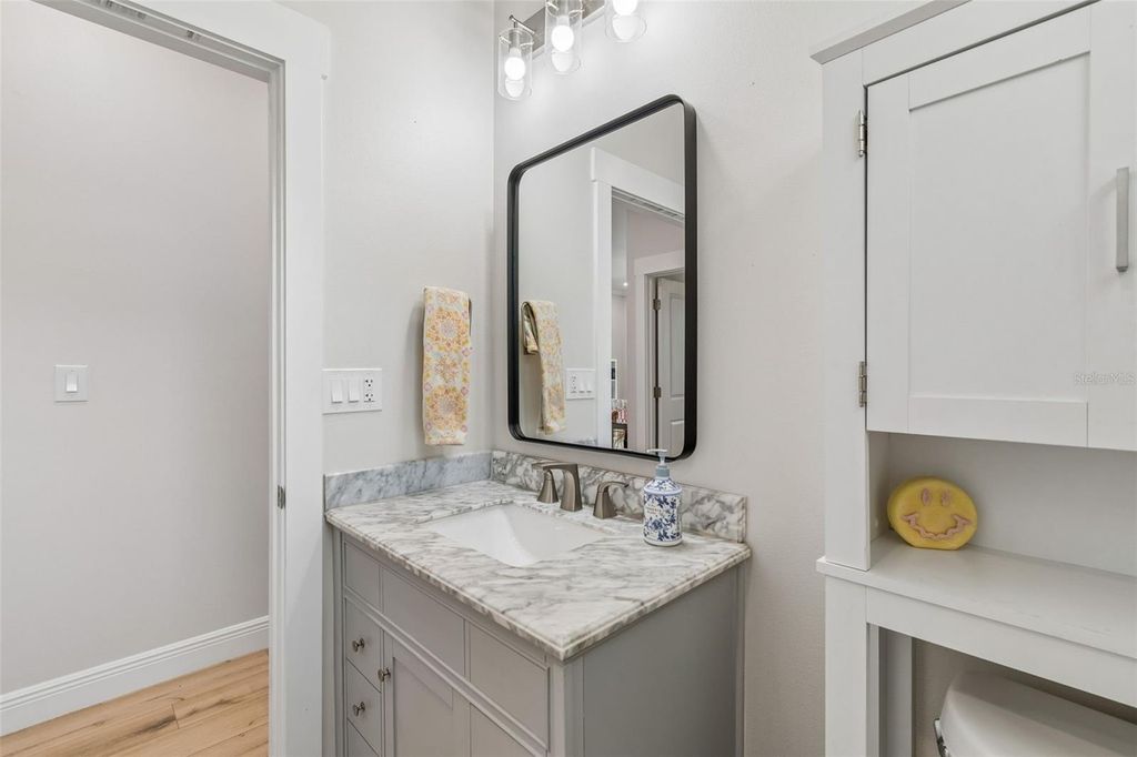 Image 38 of property listing at 1901 W CLUSTER AVENUE, Tampa, FL 33604