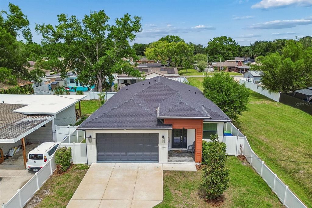 Image 52 of property listing at 1901 W CLUSTER AVENUE, Tampa, FL 33604