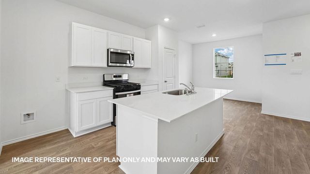211 Constanza TRL, Bastrop, TX 78602
