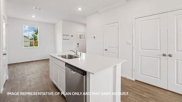 211 Constanza TRL, Bastrop, TX 78602