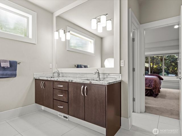 1727 Nile Avenue NE, Renton, WA 98059