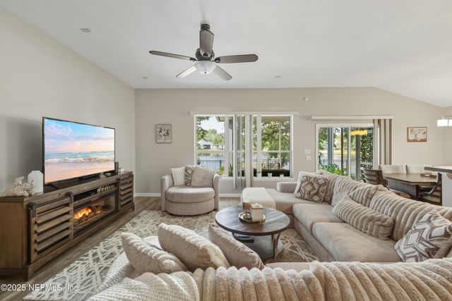 13946 FISH EAGLE Drive E, Jacksonville, FL 32226