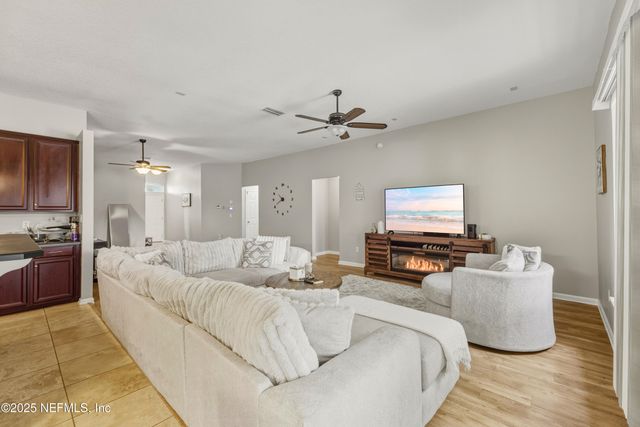 13946 FISH EAGLE Drive E, Jacksonville, FL 32226