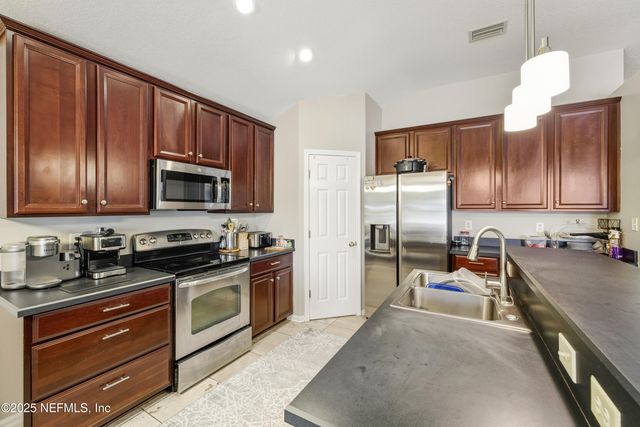 13946 FISH EAGLE Drive E, Jacksonville, FL 32226