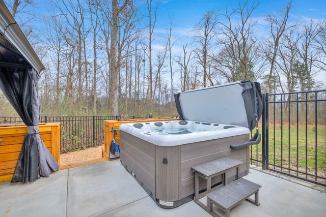 408 Ruby Oaks Ln, Murfreesboro, TN 37128