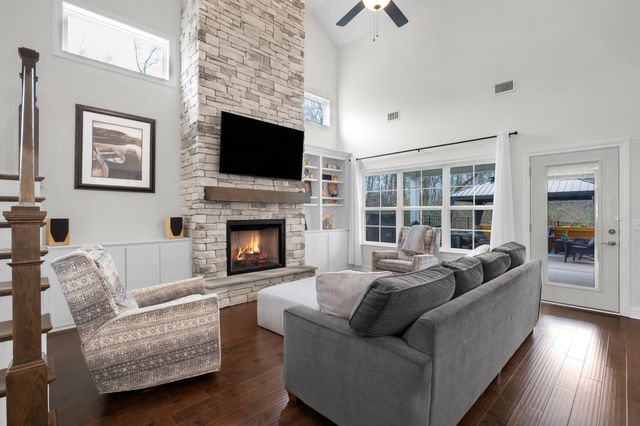 408 Ruby Oaks Ln, Murfreesboro, TN 37128