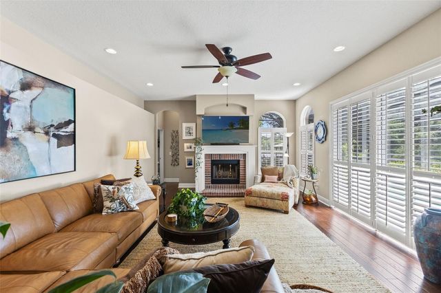 4315 ROUND LAKE, Tampa, FL 33618