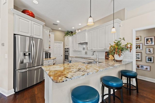 4315 ROUND LAKE, Tampa, FL 33618