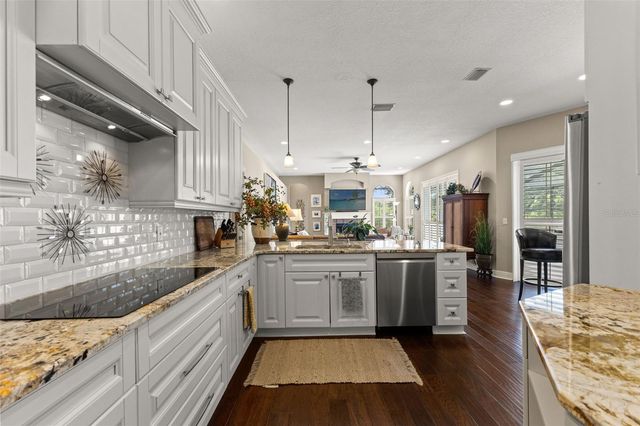 4315 ROUND LAKE, Tampa, FL 33618