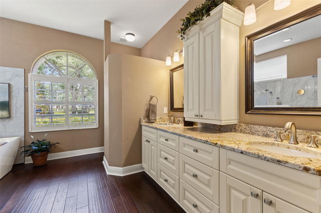 4315 ROUND LAKE, Tampa, FL 33618
