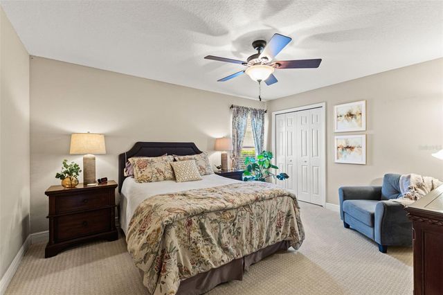 4315 ROUND LAKE, Tampa, FL 33618