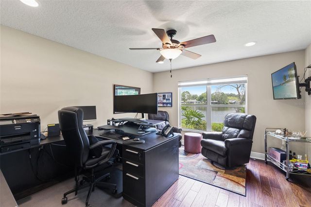4315 ROUND LAKE, Tampa, FL 33618