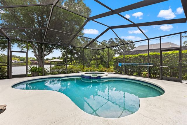 4315 ROUND LAKE, Tampa, FL 33618