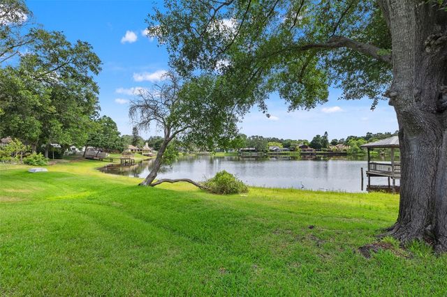 4315 ROUND LAKE, Tampa, FL 33618