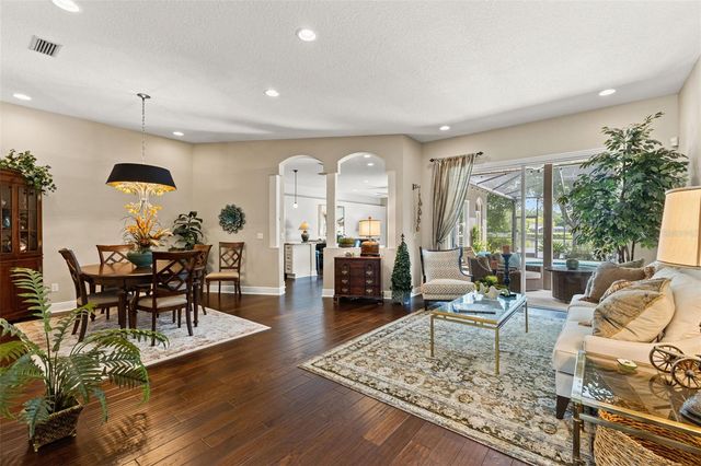 4315 ROUND LAKE, Tampa, FL 33618