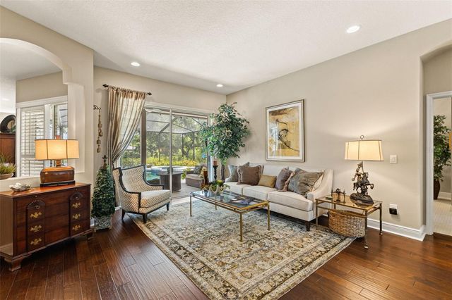 4315 ROUND LAKE, Tampa, FL 33618