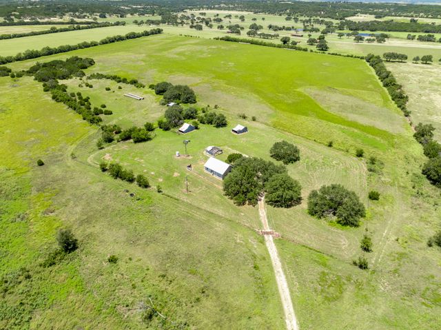 5770 County Road 309, Cranfills Gap, TX 76637
