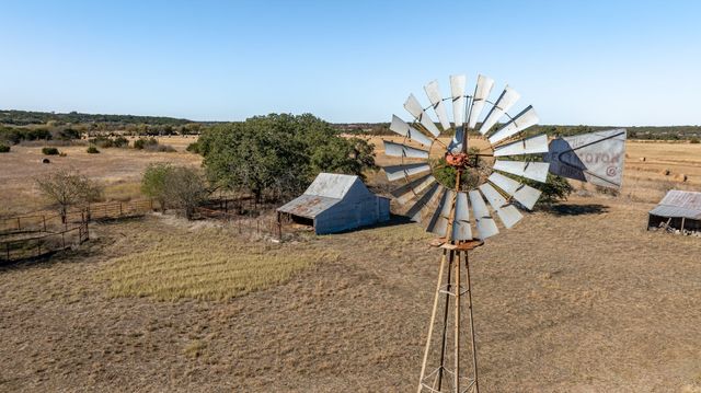 5770 County Road 309, Cranfills Gap, TX 76637