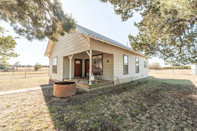 5770 County Road 309, Cranfills Gap, TX 76637
