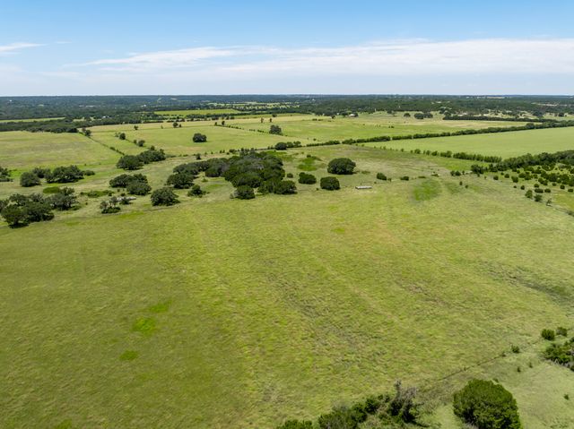 5770 County Road 309, Cranfills Gap, TX 76637