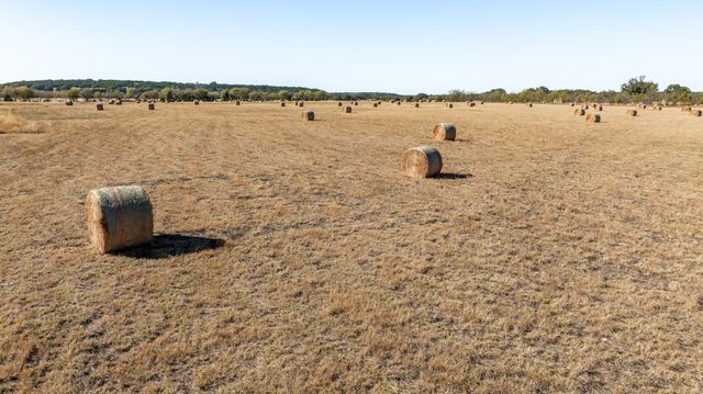 5770 County Road 309, Cranfills Gap, TX 76637