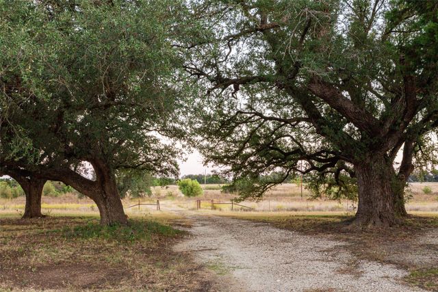 5770 County Road 309, Cranfills Gap, TX 76637