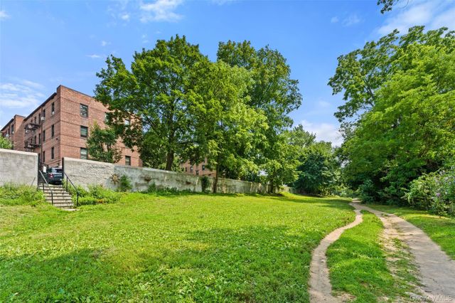 14 S Broadway 7-2B, Irvington, NY 10533