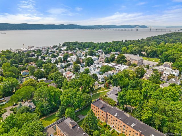 14 S Broadway 7-2B, Irvington, NY 10533