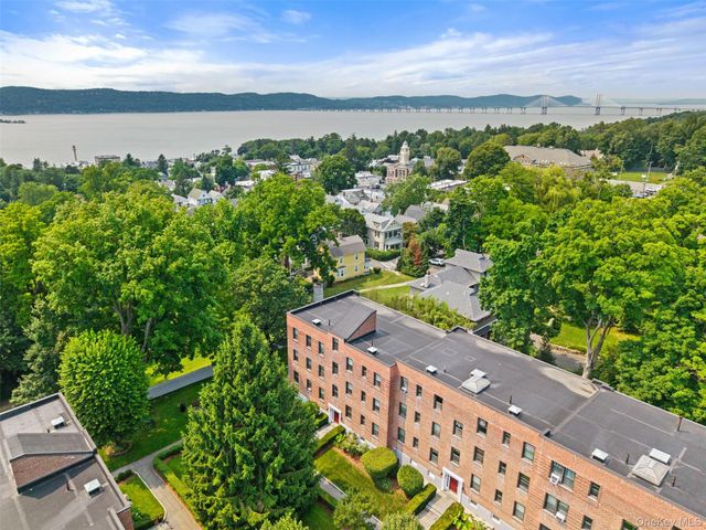 14 S Broadway 7-2B, Irvington, NY 10533