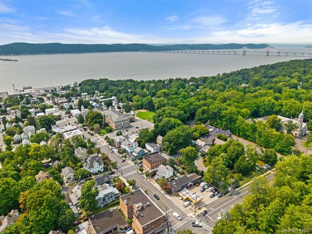 14 S Broadway 7-2B, Irvington, NY 10533
