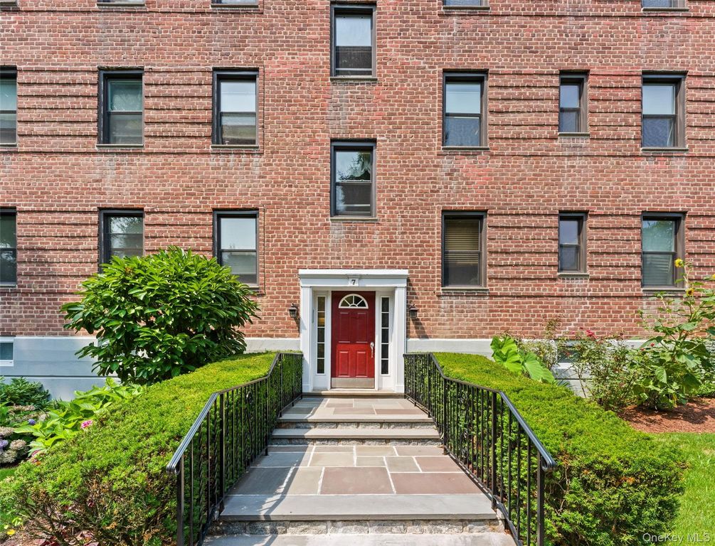 14 S Broadway 7-2B, Irvington, NY 10533 — photo 2