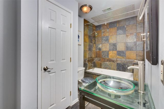 4104 N Hall Street 102, Dallas, TX 75219