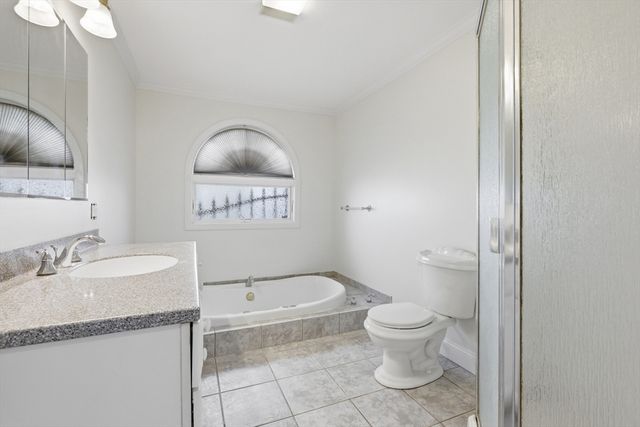 501 Pine St, Fall River, MA 02720