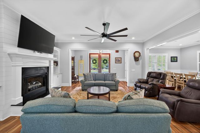 4030 Ten Shillings Way, Ravenel, SC 29470