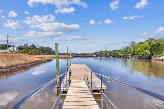 4030 Ten Shillings Way, Ravenel, SC 29470