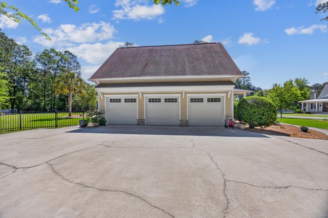 4030 Ten Shillings Way, Ravenel, SC 29470