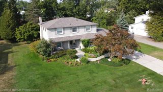 31925 Olde Franklin Drive, Farmington Hills, MI 48334