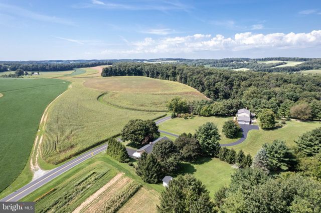 4818 HOFFMANVILLE RD, Millers, MD 21102