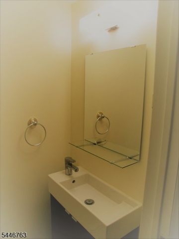 768 Springfield Ave B 3 B 3, Summit City, NJ 07901