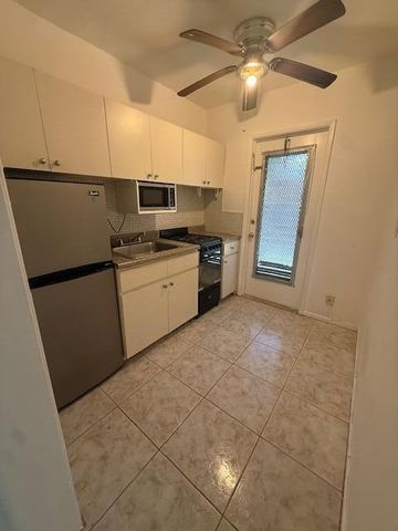 742 SE 19th Avenue, Deerfield Beach, FL 33441