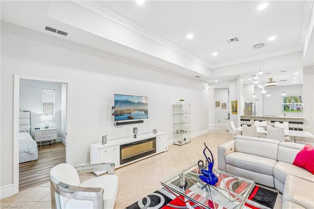 7859 Sanctuary CIR 2, Naples, FL 34104