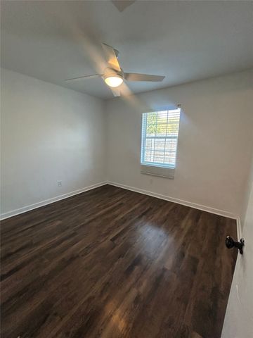 321 E 8th Street 112, Dallas, TX 75203
