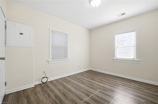 1215 26th ST, Newport News, VA 23607