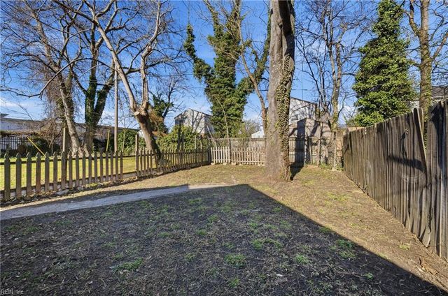 1215 26th ST, Newport News, VA 23607