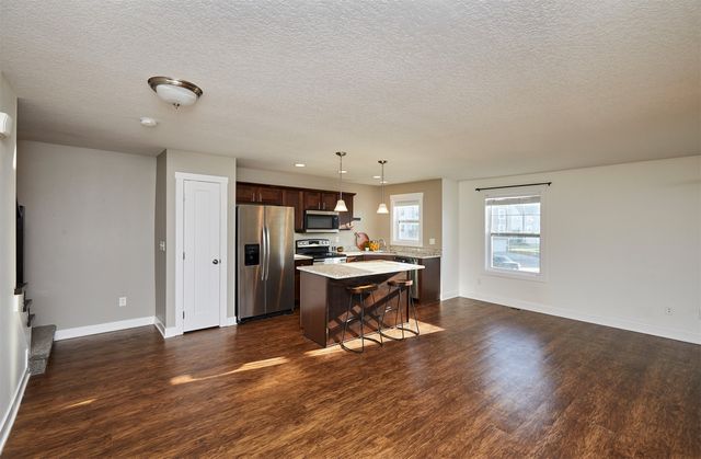 2714 NW Lois Lane, Ankeny, IA 50023