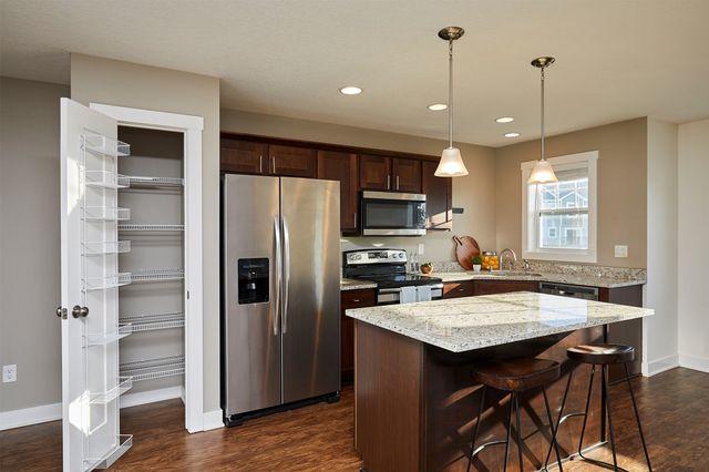 2714 NW Lois Lane, Ankeny, IA 50023