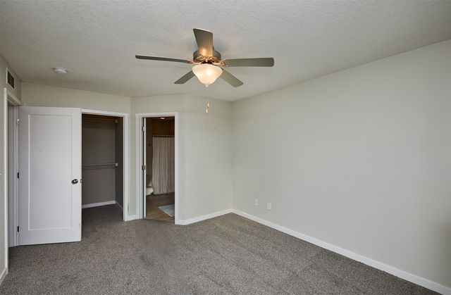 2714 NW Lois Lane, Ankeny, IA 50023